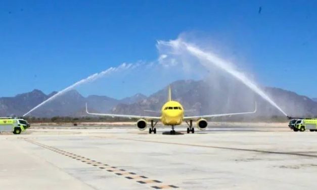 Arriba a Los Cabos Primer vuelo de Los Angeles de Linea SPIRIT