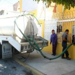 Hasta 17 pipas de agua donan hoteles para abastecer colonias de Los Cabos