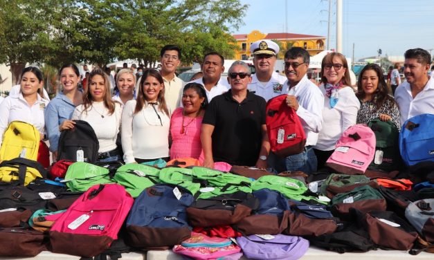 CCC entrega mochilas y útiles en apoyo al programa municipal “Unidos Somos Útiles
