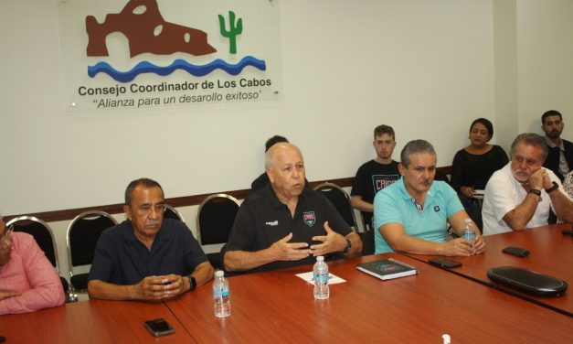 Equipo de fútbol Los Cabos United presenta su proyecto ante a empresarios del CCC